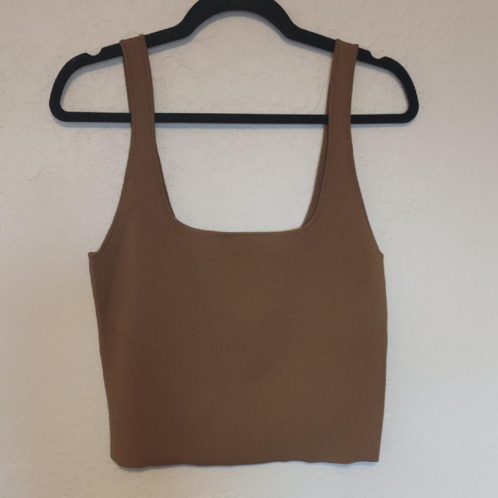 Vince NWT Fitted Sleeveless Crop Tank Top